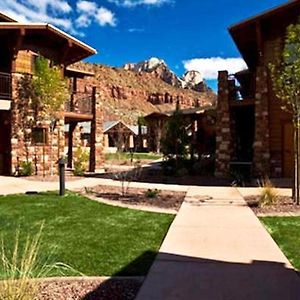 Cable Mountain Lodge